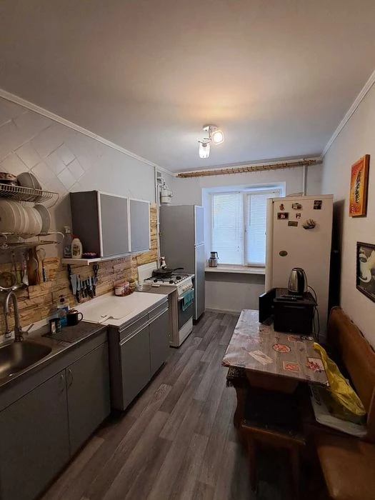 В продажу 3к квартира з косметичним ремонтом