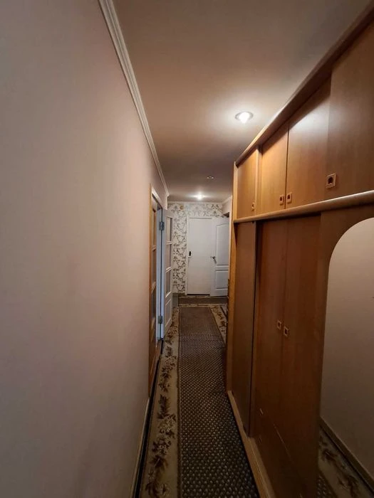 В продажу 3к квартира з косметичним ремонтом