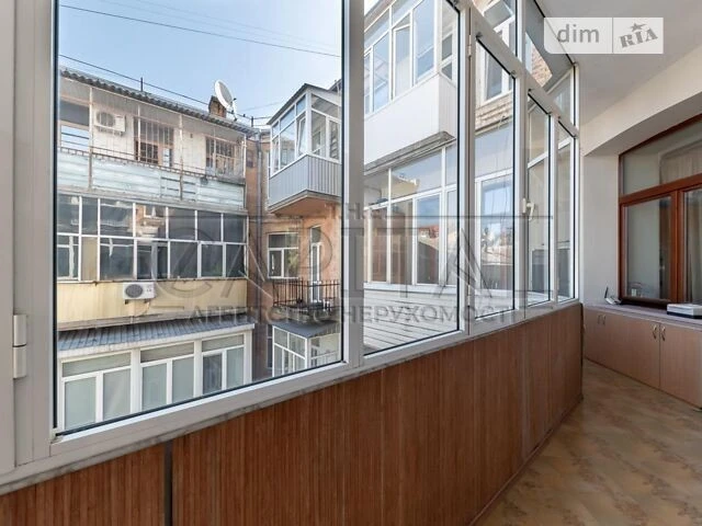 Sale of 4-room apartment 187 sq. m. on Mala Zhytomyrska 5 • ID