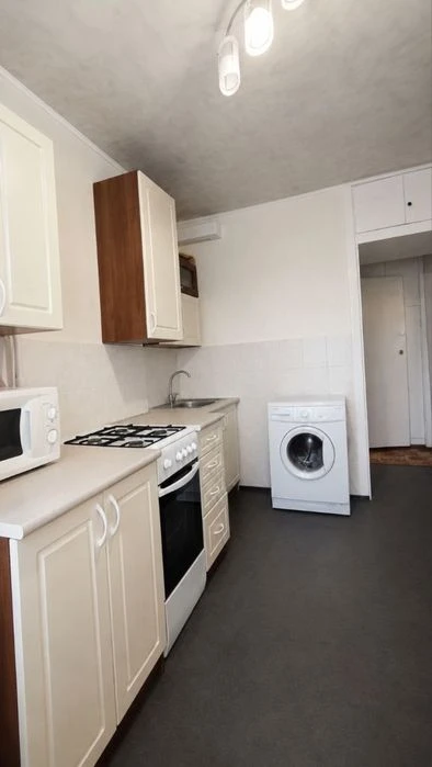 For sale 2-room apartment in Chervony Kamin McDonald's metro station