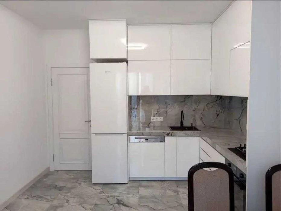 Beautiful! 1-room apartment for sale with renovation in the residential complex Kryshtalevi Dzer