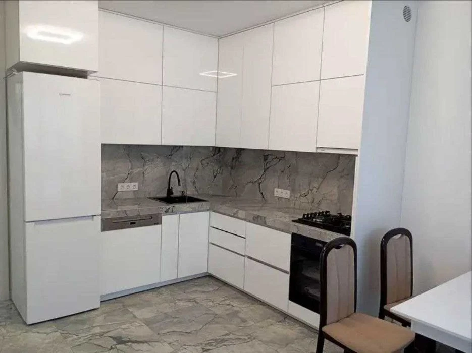 Beautiful! 1-room apartment for sale with renovation in the residential complex Kryshtalevi Dzer