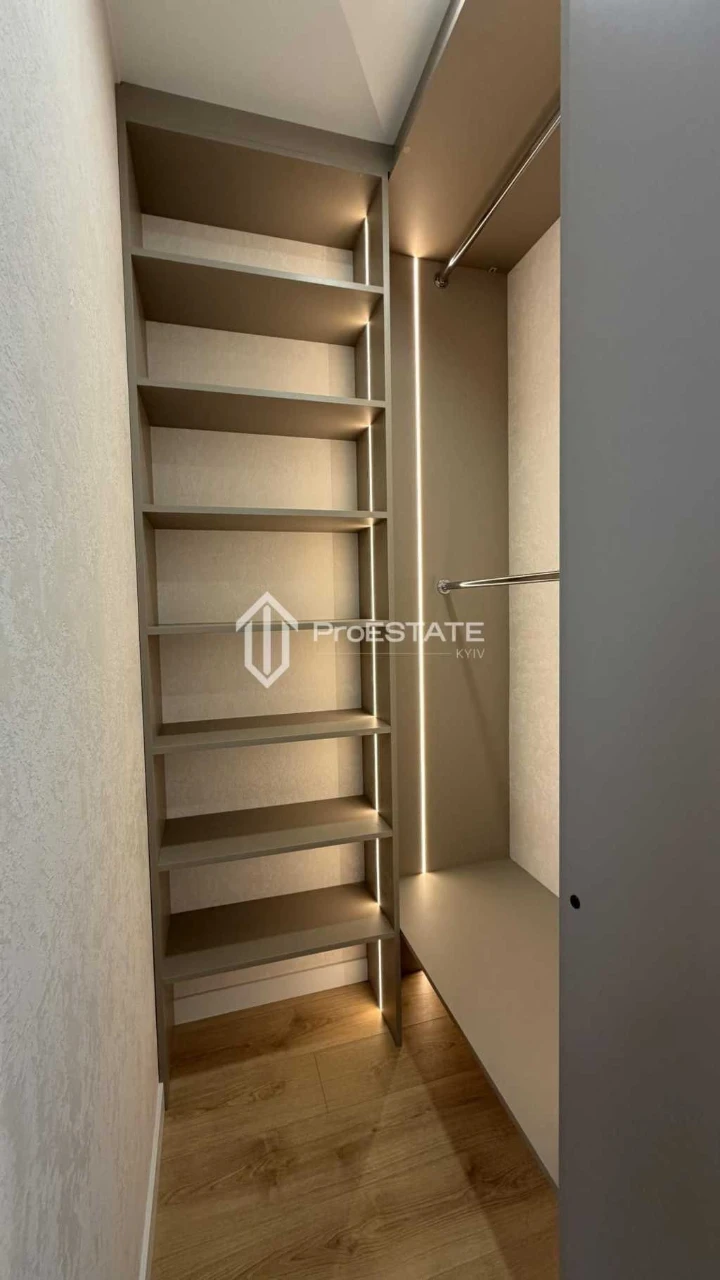 2-room apartment for sale 71 m², Oleksandra Olesia st.