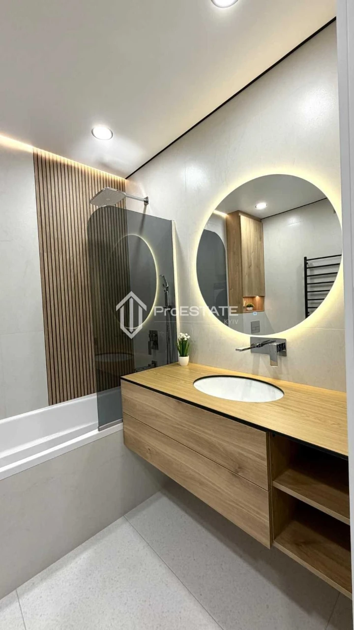 2-room apartment for sale 71 m², Oleksandra Olesia st.