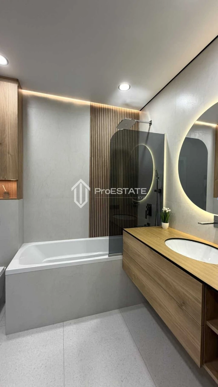 2-room apartment for sale 71 m², Oleksandra Olesia st.