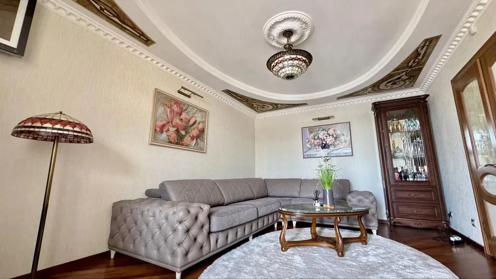 Продажа 3 ком квартира 98 м²4/5ц ул.Квитовая 254999$