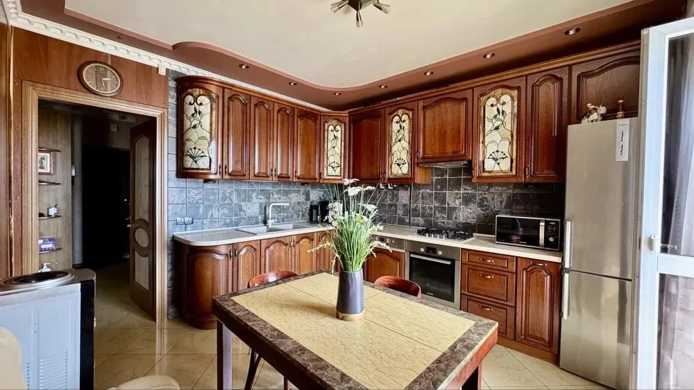 Продажа 3 ком квартира 98 м²4/5ц ул.Квитовая 254999$