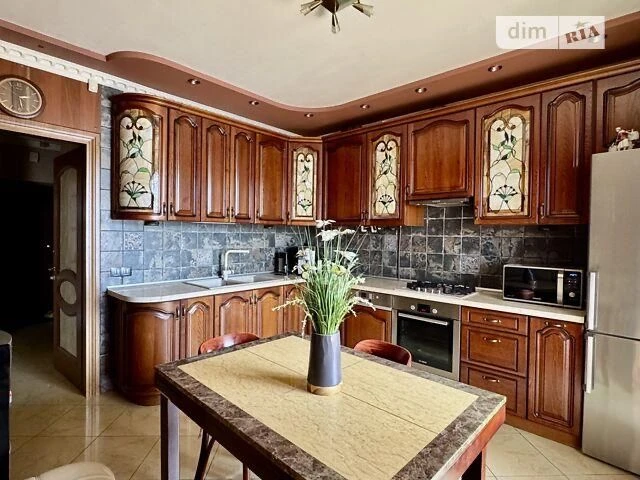 Продажа 3 ком квартира 98 м²4/5ц ул.Квитовая 254999$