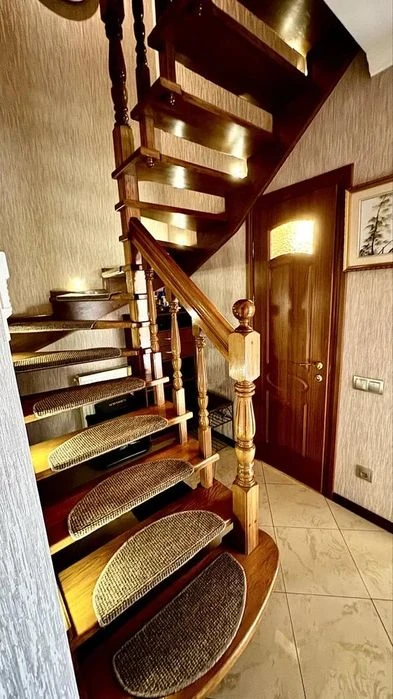 Продажа 3 ком квартира 98 м²4/5ц ул.Квитовая 254999$