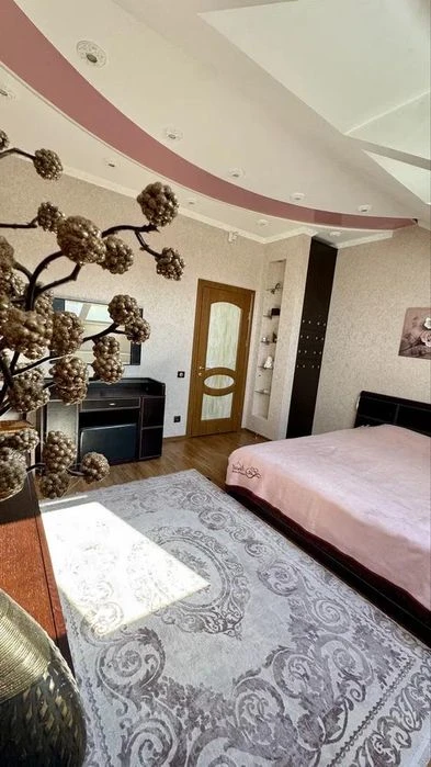 Продажа 3 ком квартира 98 м²4/5ц ул.Квитовая 254999$