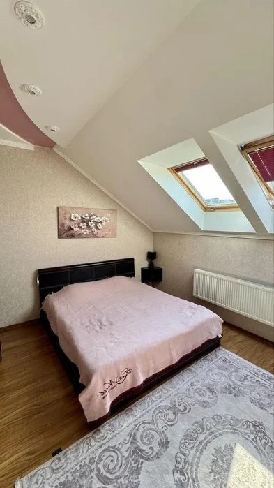 Продажа 3 ком квартира 98 м²4/5ц ул.Квитовая 254999$