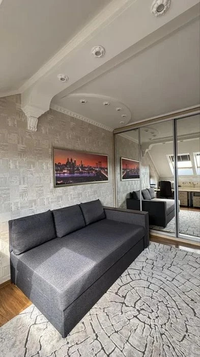 Продажа 3 ком квартира 98 м²4/5ц ул.Квитовая 254999$
