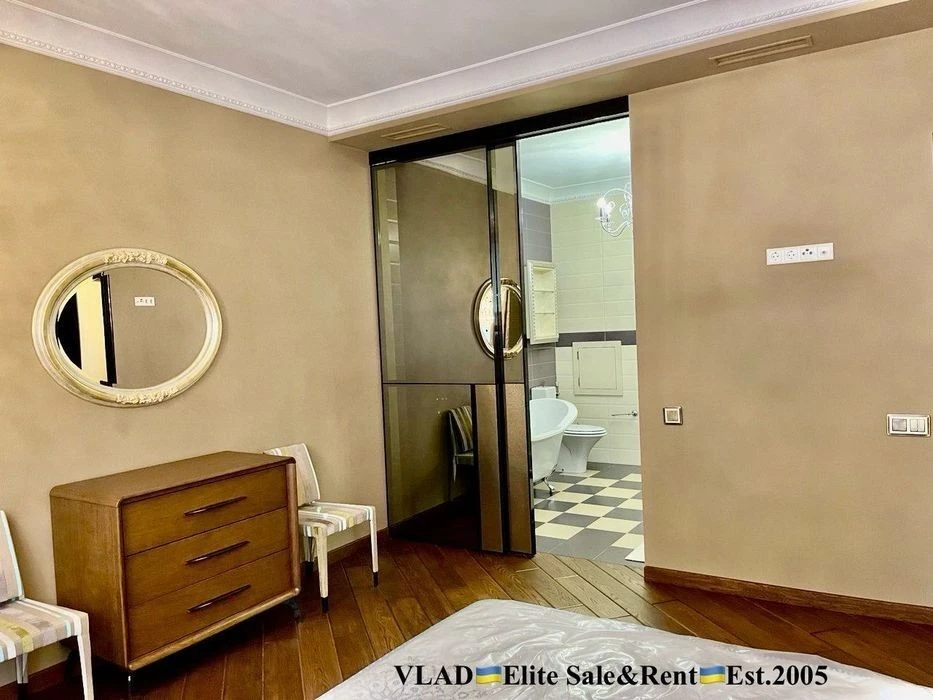 18a Instytutska. Residential complex "Lypska Vezha". 193 m2, New Authorsky