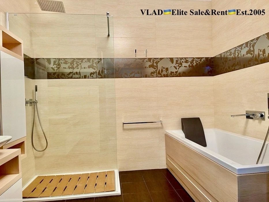 18a Instytutska. Residential complex "Lypska Vezha". 193 m2, New Authorsky