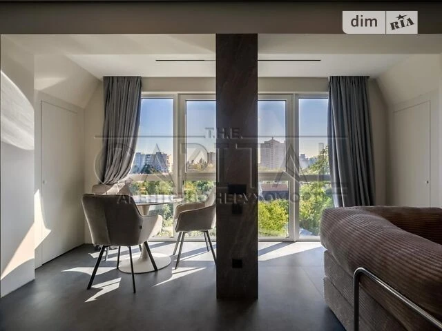 For sale 2-room apartment 131 sq. m on Yasnohirska Street 16 • ID 346