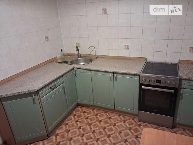 Sale of 4-room apartment 85.6 sq. m on Akademika Zabolotnogo St.