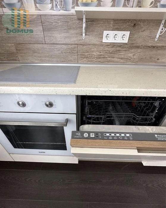 Продам 2-х комн ЖК Альтаир 2, Толбухина! С ремонтом, мебелью