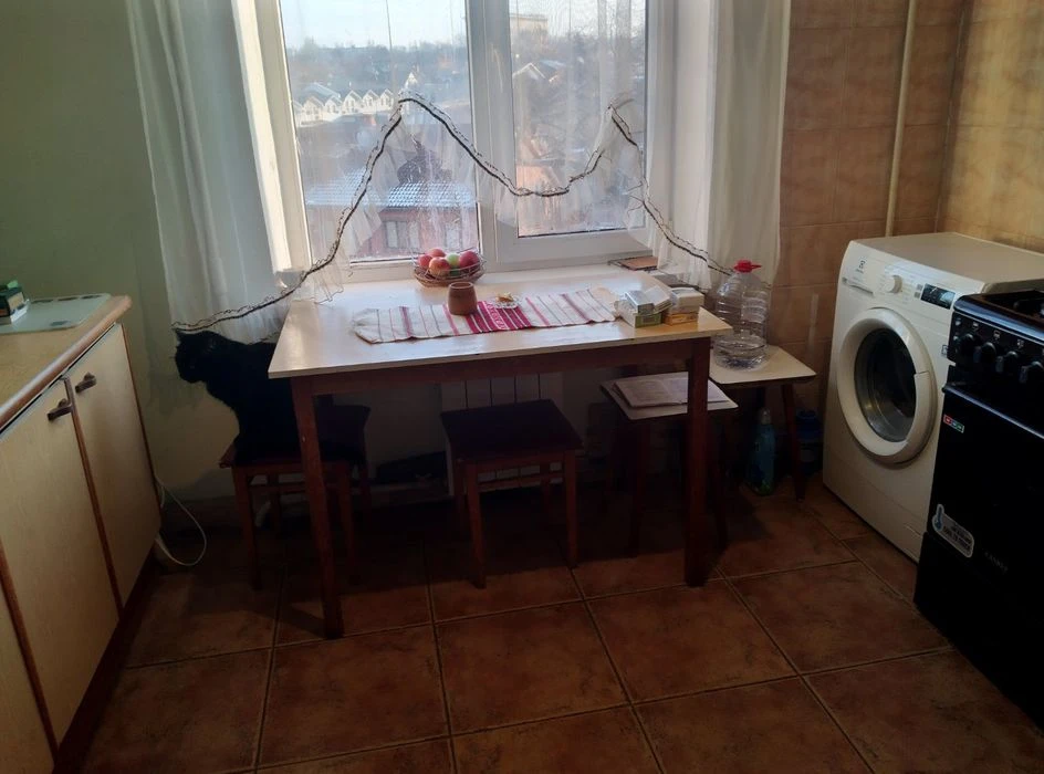 Продам 3х кімнатну  з видом на набережну