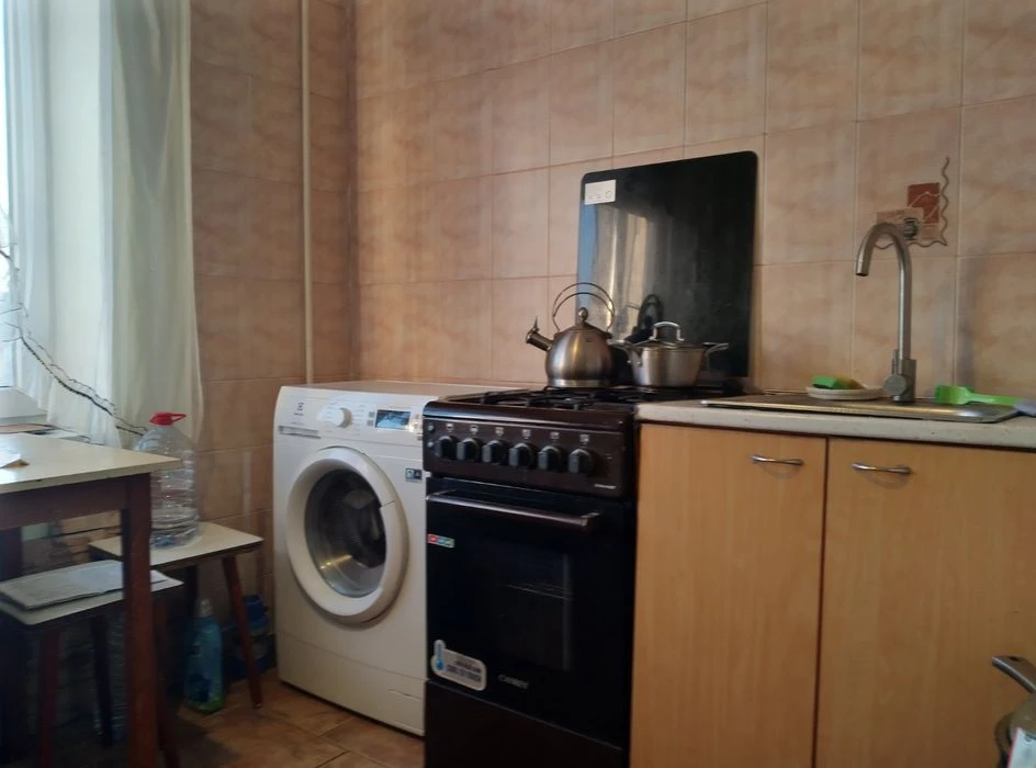 Продам 3х кімнатну  з видом на набережну