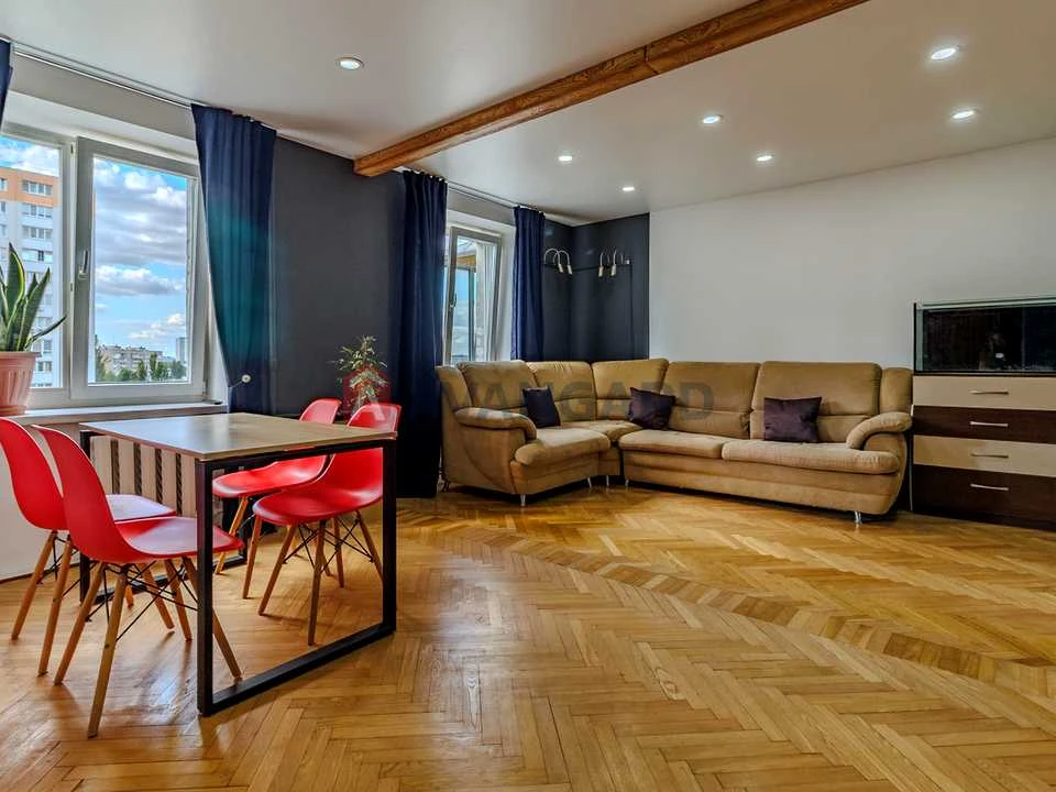 Apartment. Kyiv, Hetmana Kyryla Razumovsky str. (Mykola K