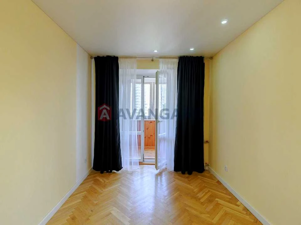 Apartment. Kyiv, Hetmana Kyryla Razumovsky str. (Mykola K