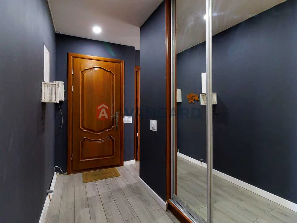 Apartment. Kyiv, Hetmana Kyryla Razumovsky str. (Mykola K