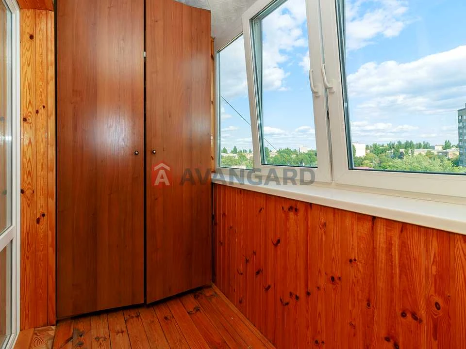Apartment. Kyiv, Hetmana Kyryla Razumovsky str. (Mykola K
