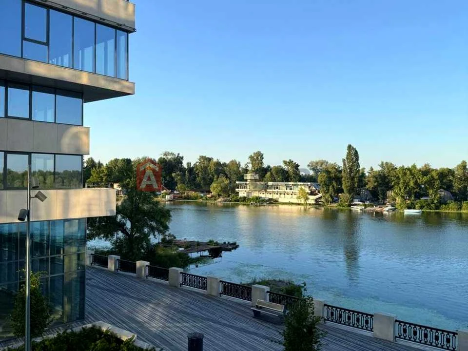 Apartment. Dnipro, Naberezhna Peremohy st.