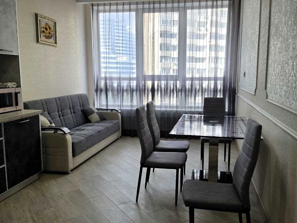 Apartment. Odesa, Novoberehova St.