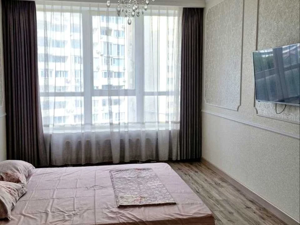 Apartment. Odesa, Novoberehova St.