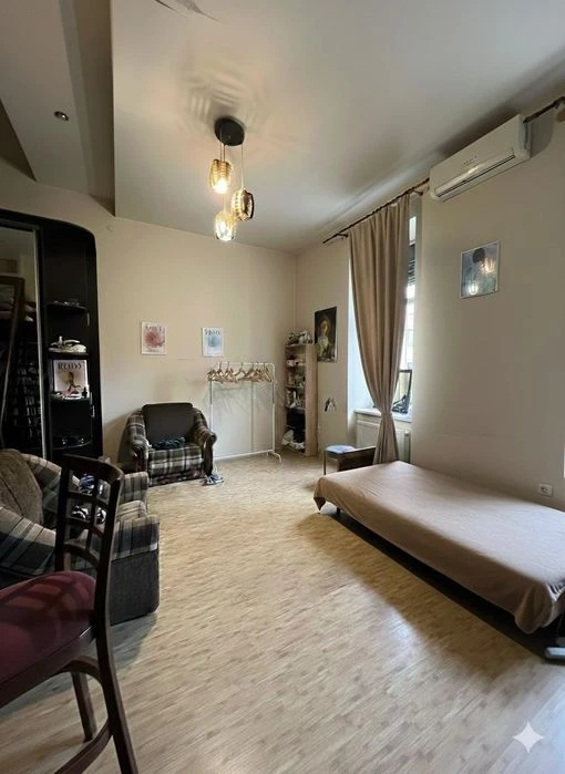 Продаж 3.кім.(двоярусної)квартири в центрі міста вул.Собране