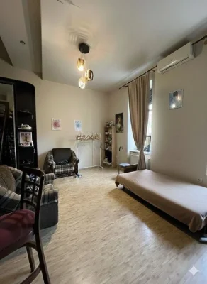 Продаж 3.кім.(двоярусної)квартири в центрі міста вул.Собране