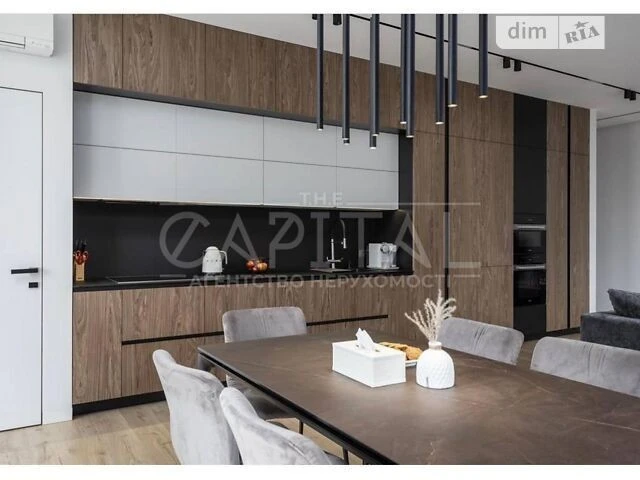 Sale of 3-room apartment 116 sq. m. on Andriy Verkhoglyada St. 9 • I