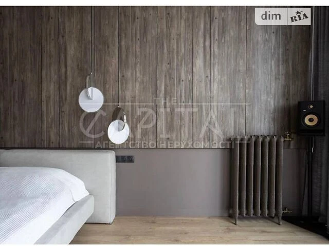 Sale of 3-room apartment 116 sq. m. on Andriy Verkhoglyada St. 9 • I