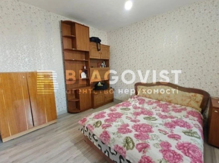 Продаж 3х кімнатної квартири Анни Ахматової 17