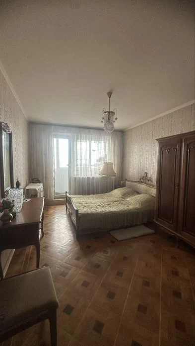 Selling a 3-room apartment in Saltovka.