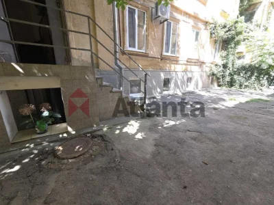 Продам просторную 2-к квартиру в самом центре Одессы!