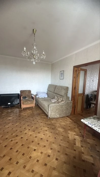 Selling a 3-room apartment in Saltovka.