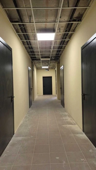 *A 3-room apartment is available for purchase in the residential complex "River Hall" on the street.