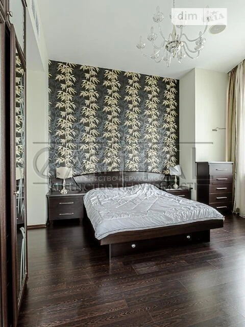 For sale 4-room apartment 419 sq. m on Lesi Ukrainky Blvd. 7 • ID 34
