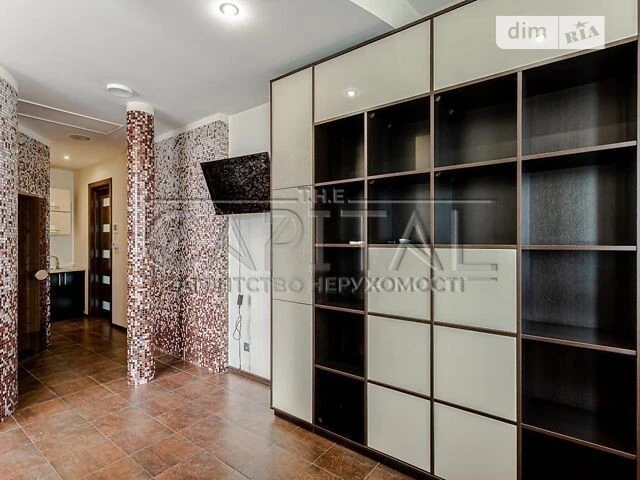 For sale 4-room apartment 419 sq. m on Lesi Ukrainky Blvd. 7 • ID 34