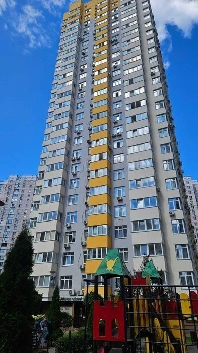 Selling a 1-room apartment of 50 m2 in Poznyaki, Tradition residential complex!