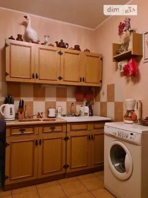 Sale of 2-room apartment 58 sq. m. on Vyacheslav Chornovola Street 10
