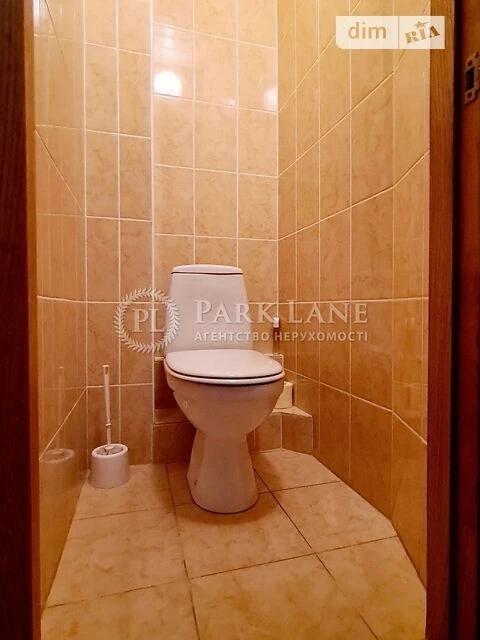 Sale of 2-room apartment 58 sq. m. on Vyacheslav Chornovola Street 10