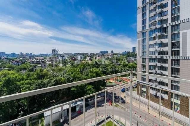 Newly renovated apartment for sale in Novopecherskie Lypky residential complex