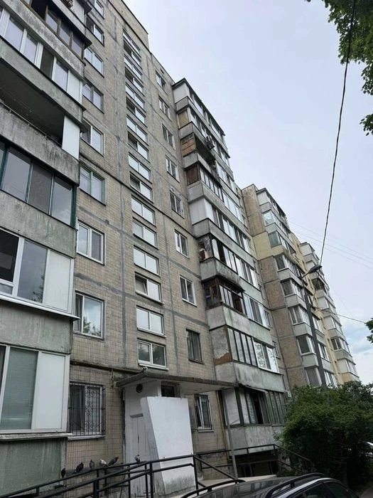 For sale 2-room apartment -50 sq. m "Syrets", Shchuseva st. 44,