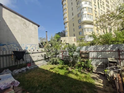Продам 2-х уровневую квартиру на земле.
