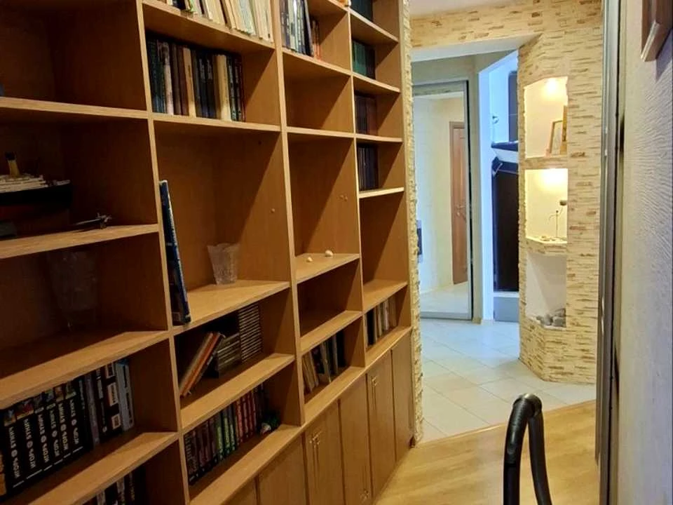 Apartment. Ivano-Frankivsk, Vovchynetska St.