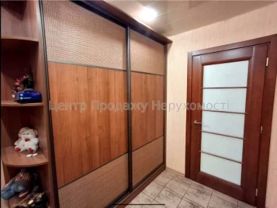 Apartment. Kharkiv, Traktorostudivnyky Ave.