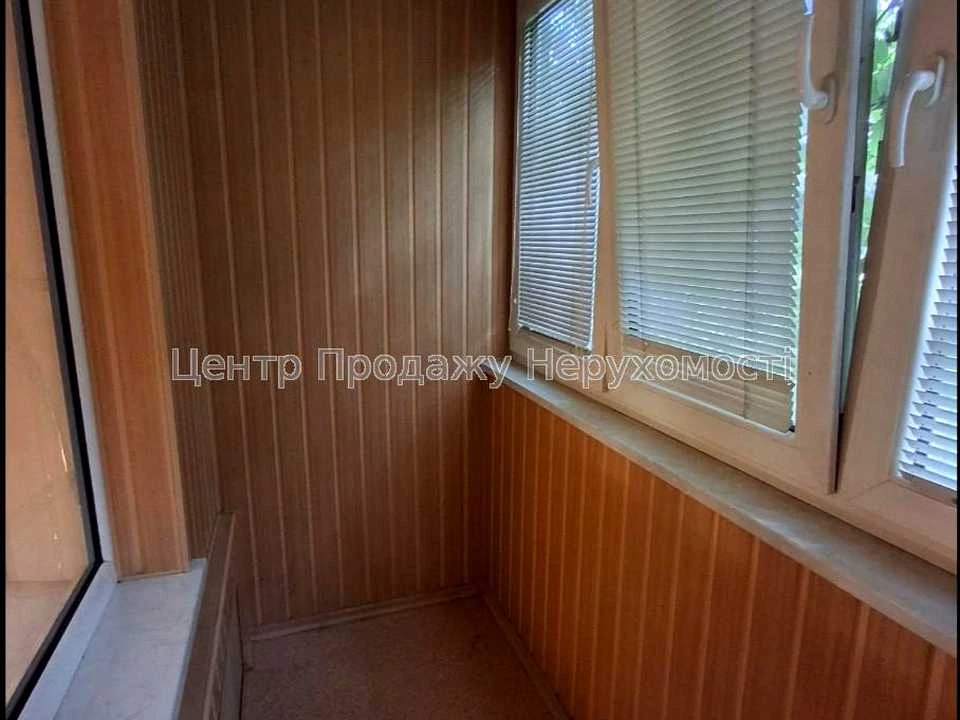 Apartment. Kharkiv, Traktorostudivnyky Ave.